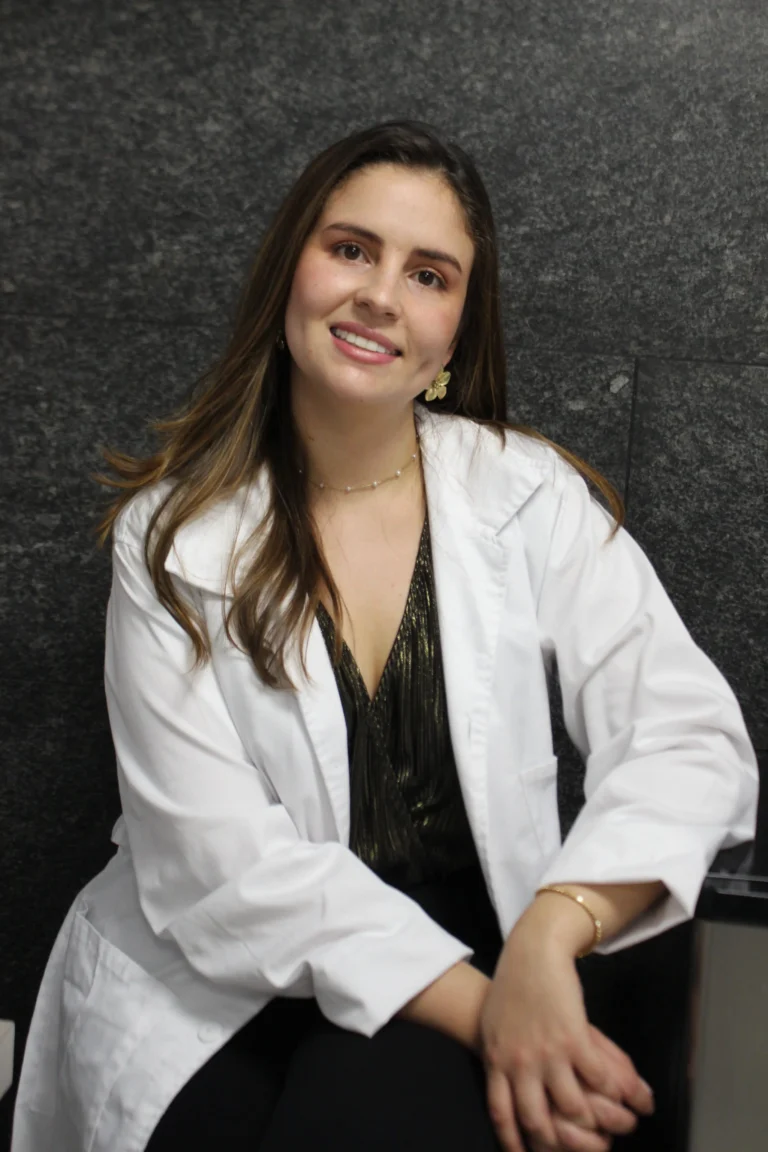 Jennifer Prada, Dermatología en Rogans