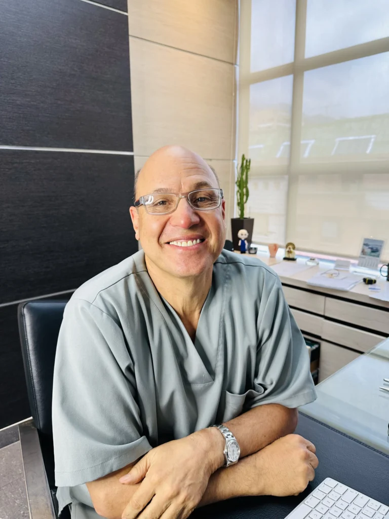 Jorge Alberto García, Ginecólogo en Rogans
